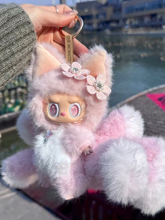 Labubu de varias colas con flor rosa – Peluche personalizado por un artista | Rediseñado con muñeca V1/V2 100 % auténtica